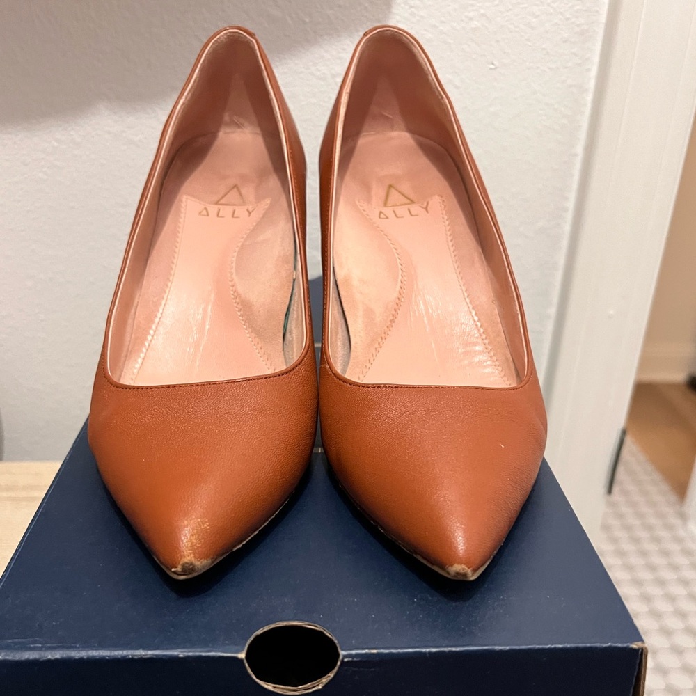 Ally Leather Block Heel Pump